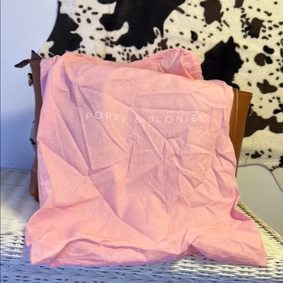 Poppy & Peonies Multitasker Tote Bag in Cognac - Picture 4 of 7